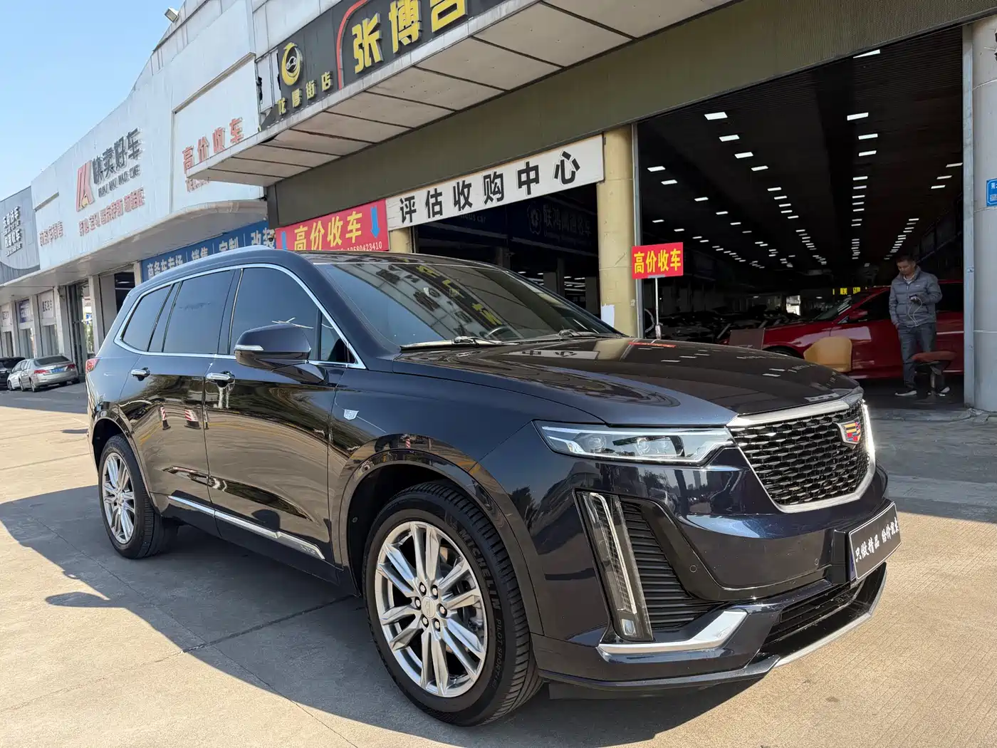 Cadillac XT6 2022 2.0T 6-Seater 4WD Luxury Edition фото 2