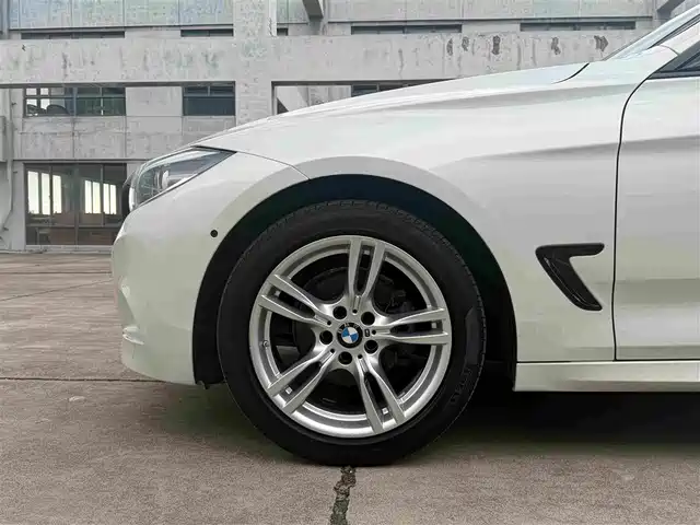 BMW 3 Series GT 2020 320i M Sport Package — фото 4