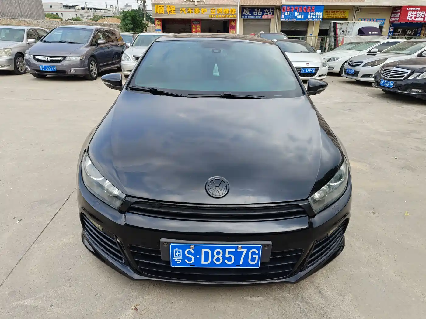 Volkswagen Scirocco 2010 2.0TSI Luxury Edition фото 11