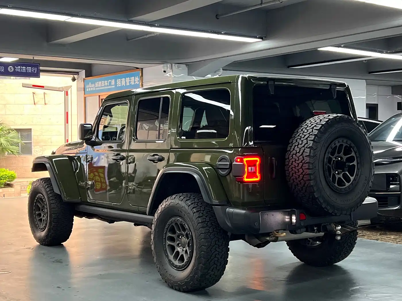 Photo 5 - Jeep Wrangler