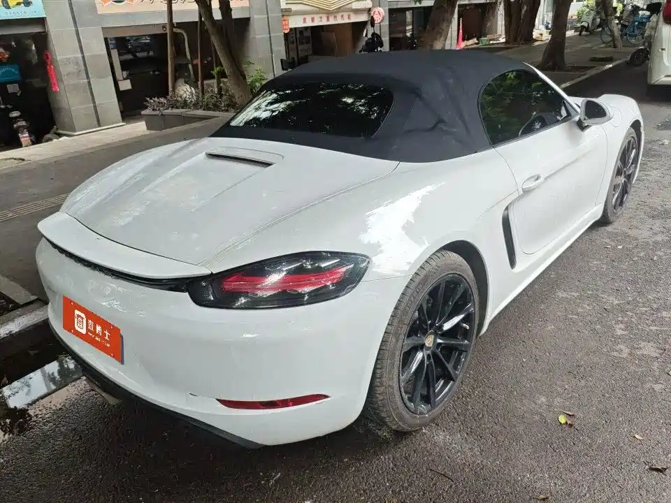 Photo 13 - Porsche 718