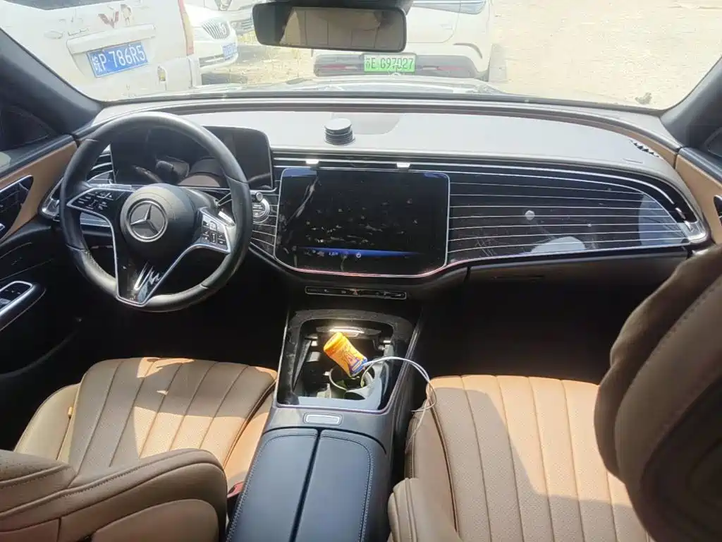 Mercedes-Benz E-Class, миниатюра 12