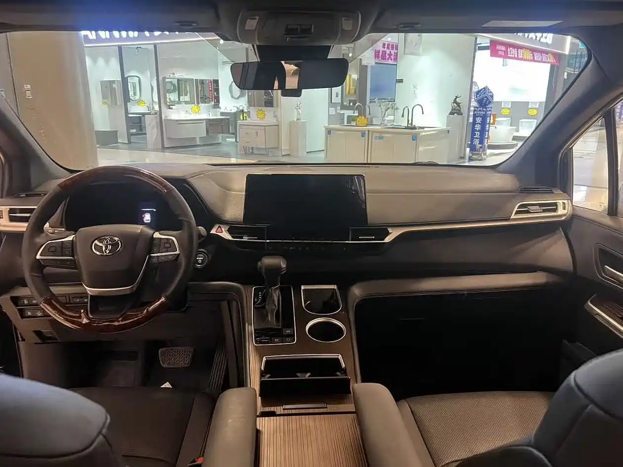 Фото 5 - Toyota Sienna