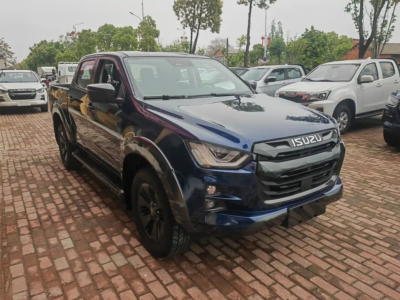 Isuzu D-MAX 2023 1.9T Auto 4WD V-CROSS Yue Ling Edition фото 2