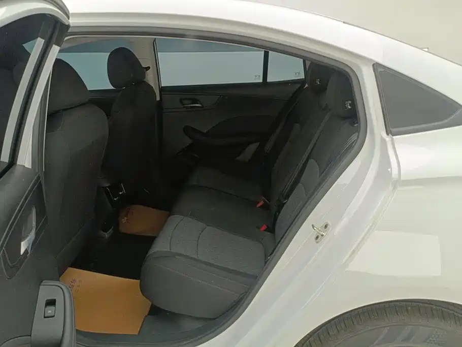 Roewe i5 2025 2023 1.5L Manual Comfort Edition