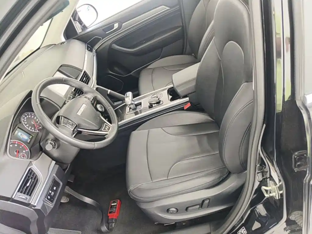 Фото 15 - Haval H6