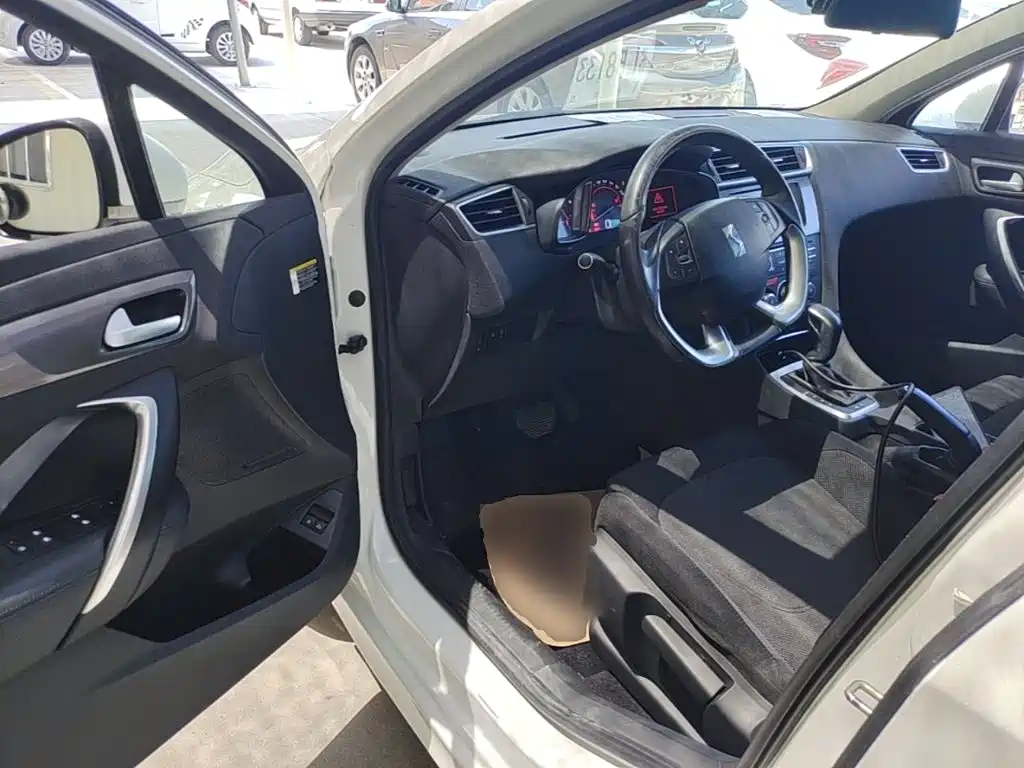 Фото 16 - DS 5LS