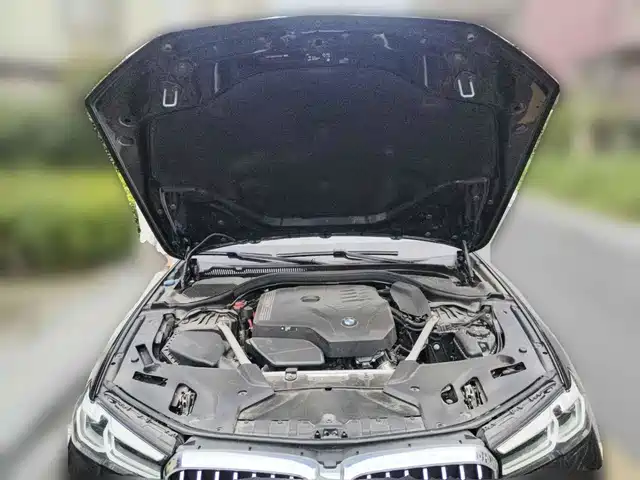 BMW 5 Series 2022 Model Second Facelift 525Li M Sport Package — фото 3