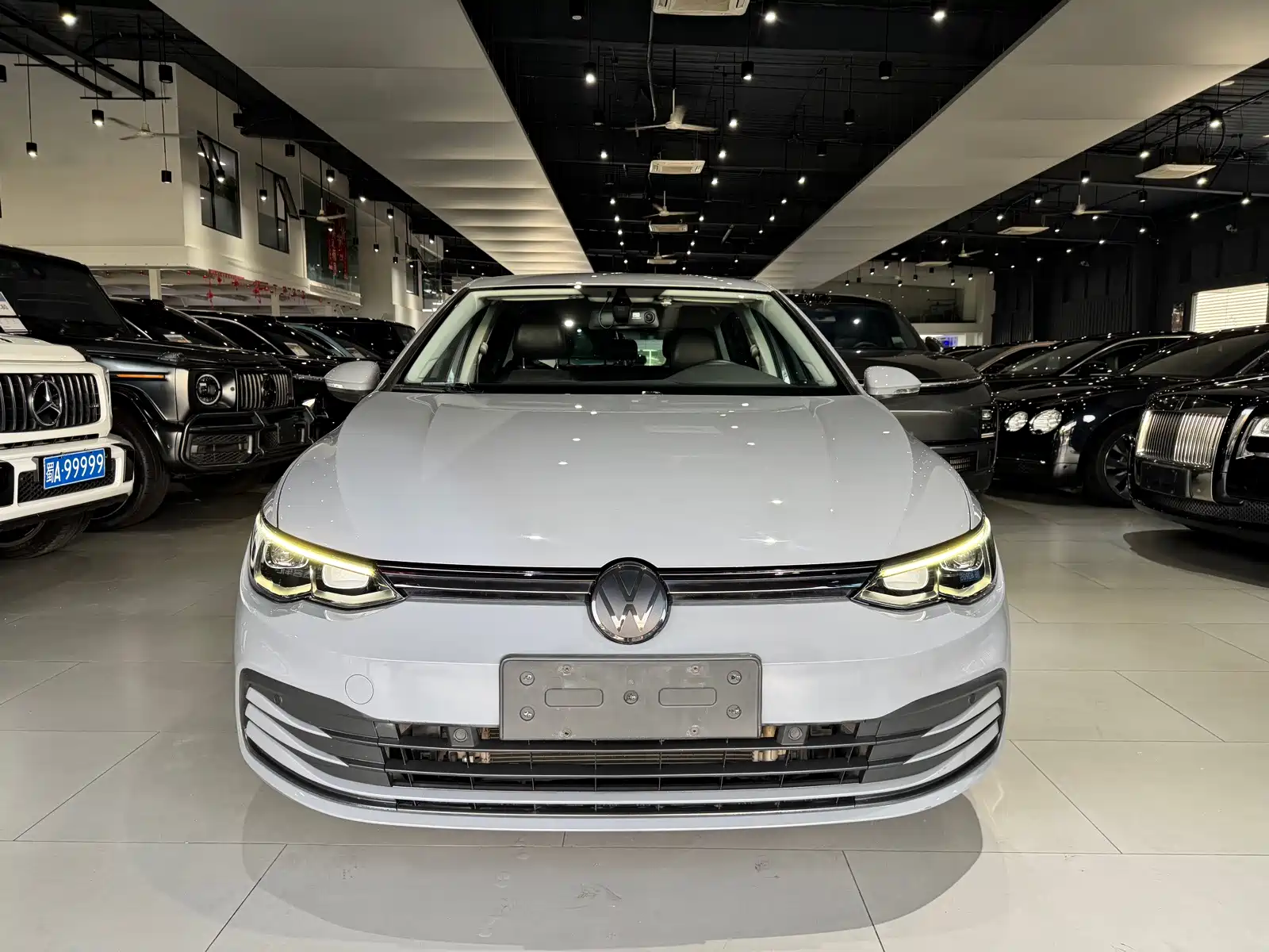 Фото 2 - Volkswagen Golf
