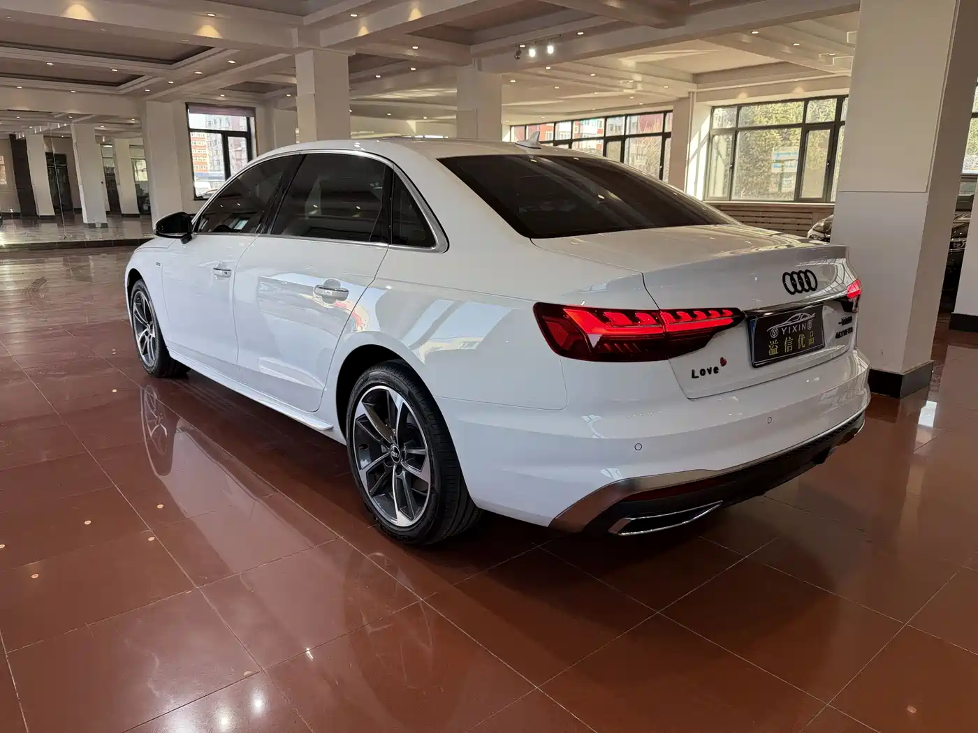 Audi A4L 2025 2 Million Celebration Edition 40 TFSI Fashion Dynamic фото 17