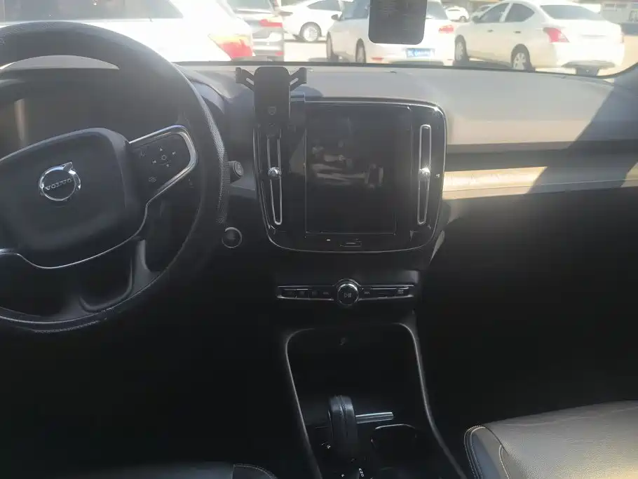 Photo 12 - Volvo XC40
