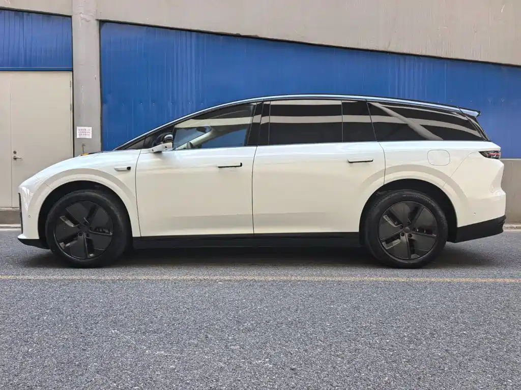 Li Auto Li i8 2026 2025 Standard Edition