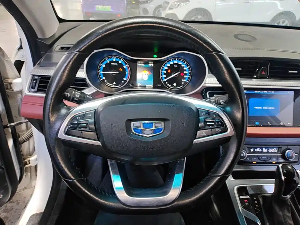 Фото 11 - Geely Vision S1