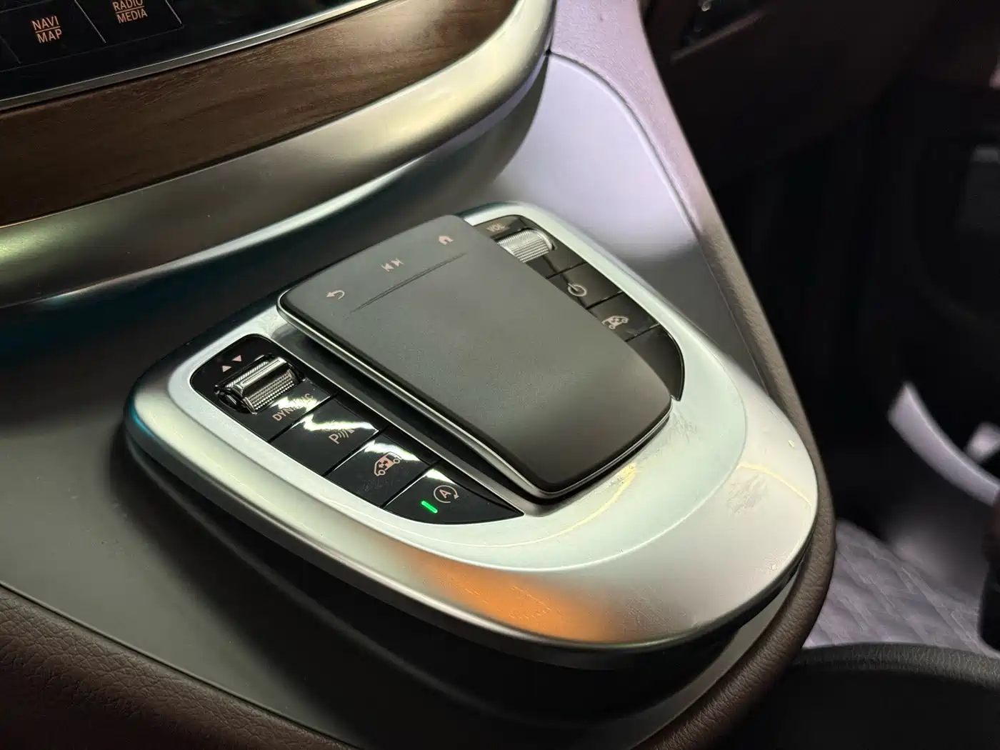 MERCEDES-BENZ V CLASS