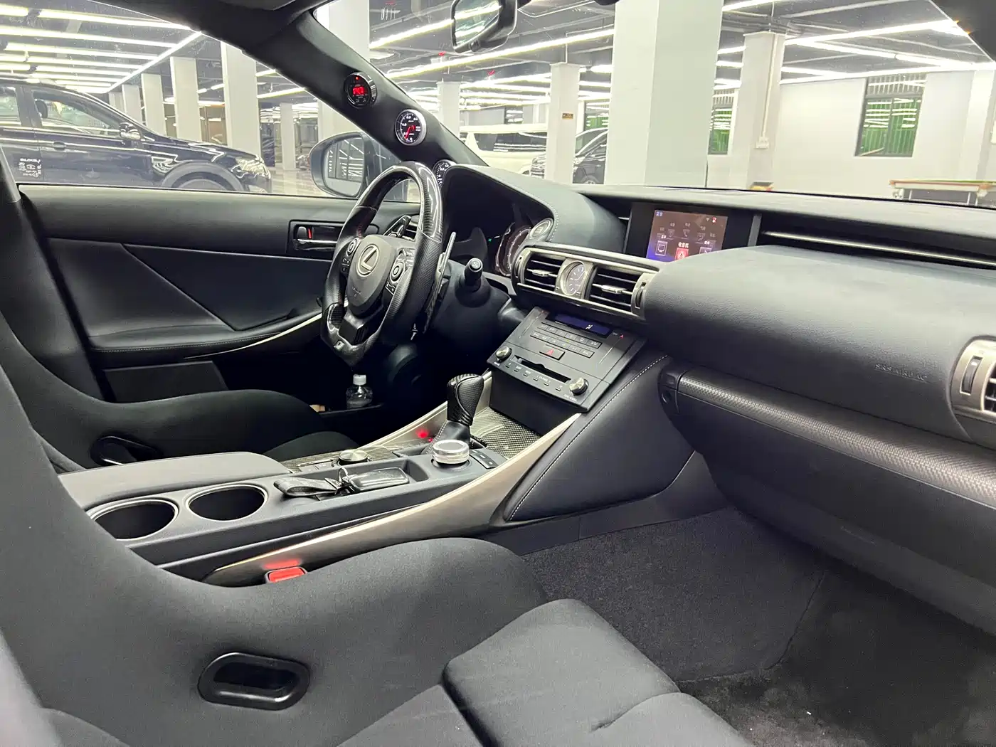 Lexus IS 2015 200t F SPORT фото 17
