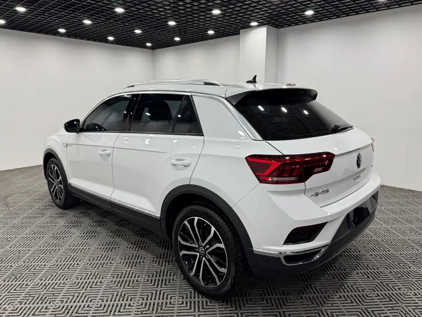 Volkswagen T-ROC 2022 280TSI DSG 2WD Comfort PLUS фото 9
