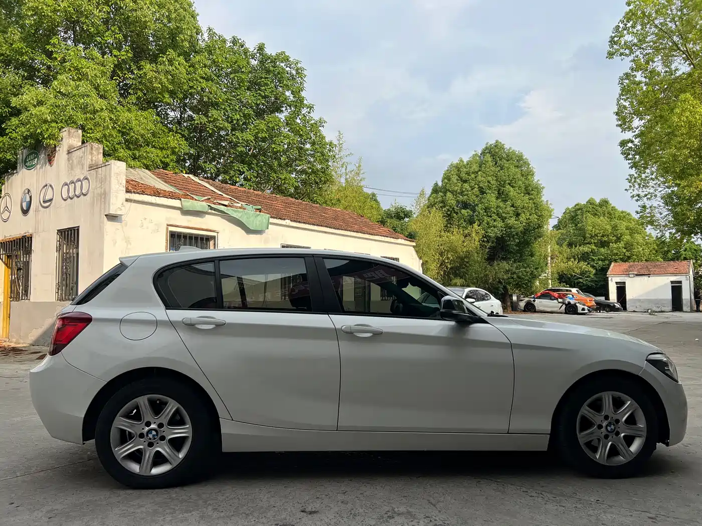BMW 1 Series (Import) 2013 Facelift 116i Urban Model фото 8