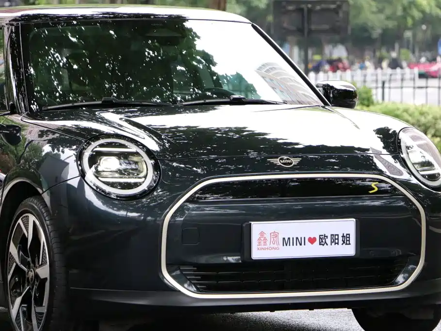 MINI Electric MINI COOPER 2025 2024 452km COOPER SE Artist