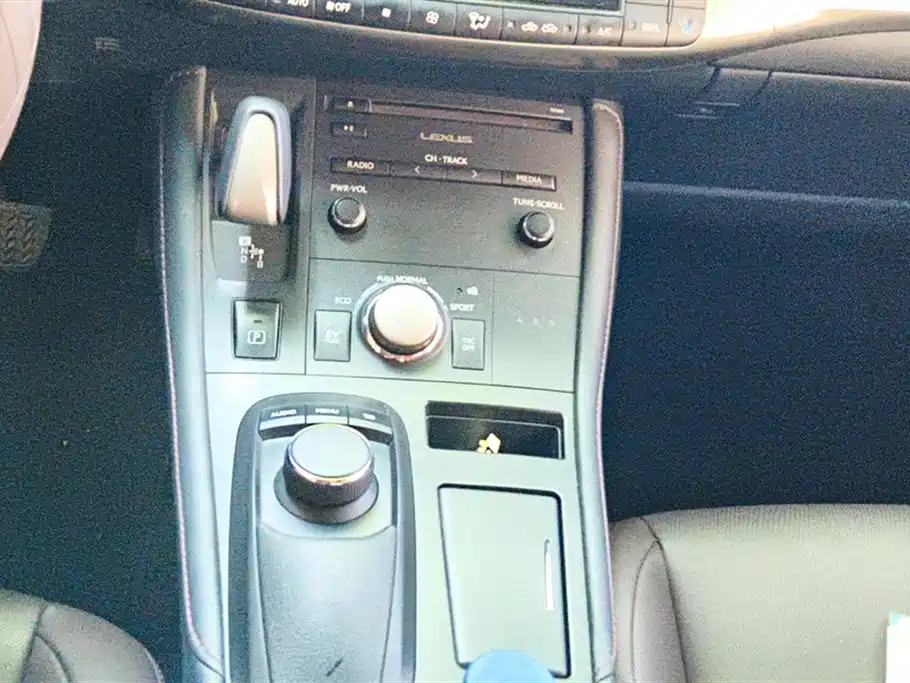 Lexus CT 2017 CT200h Comfort (Single Color, China V) фото 16