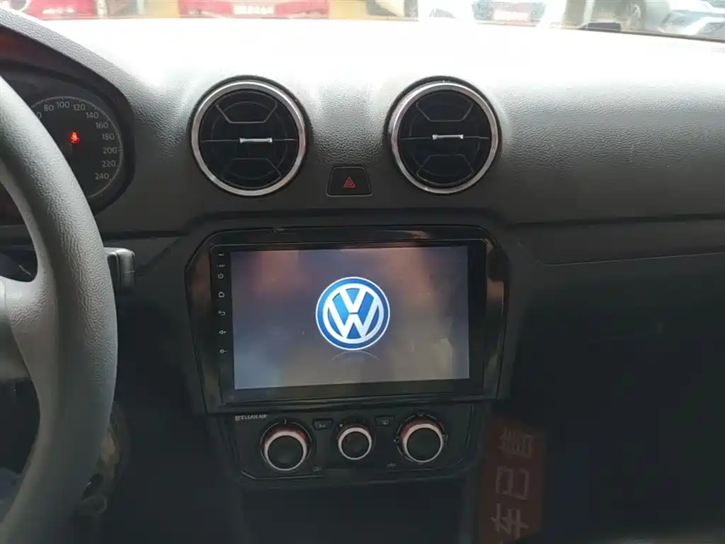 Volkswagen Jetta 2019 Dream Edition 1.4L Manual Fashion фото 13