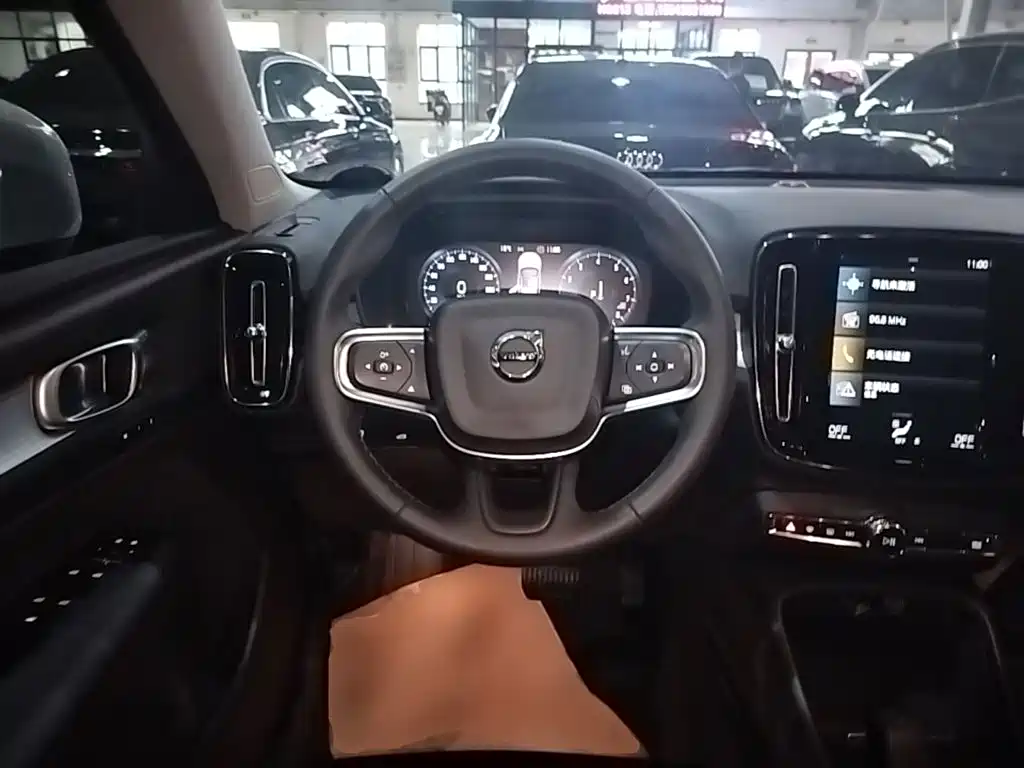Volvo XC40 2022 2022 Model T4 AWD Smart Drive Fashion Edition