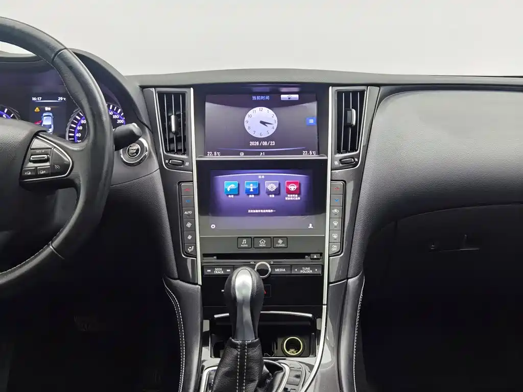 Фото 12 - Infiniti Q50L