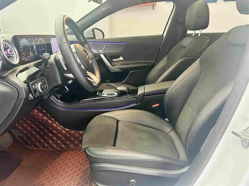 Фото 19 - Mercedes-Benz A-Class