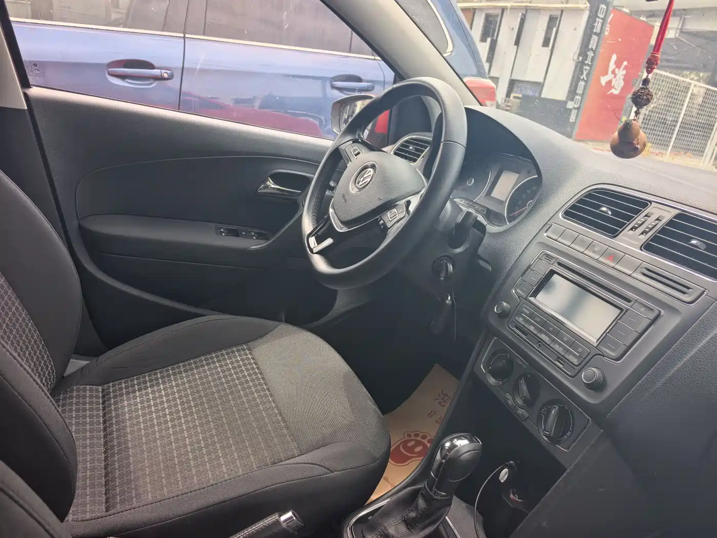Volkswagen Polo 2016 1.6L Automatic Comfort фото 18