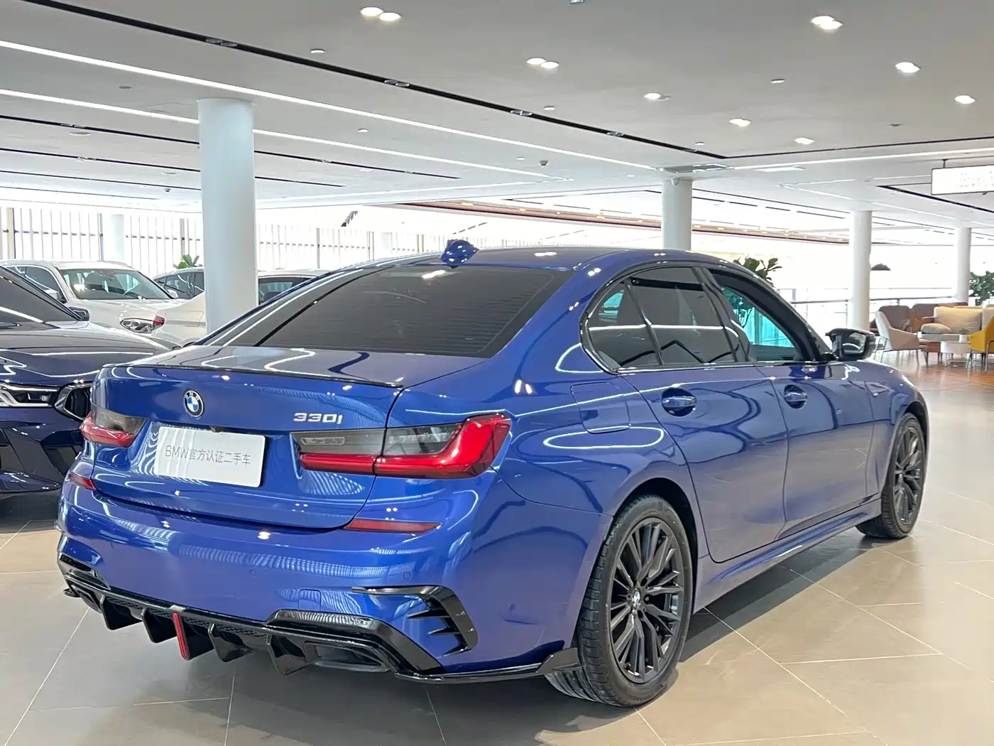 BMW 3 Series 2020 325i M Sport Black Night Package фото 16