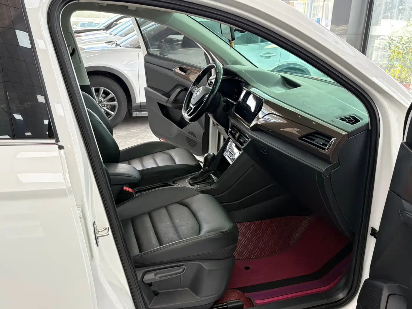 Volkswagen Tharu 2022 280TSI FWD Luxury Edition фото 14