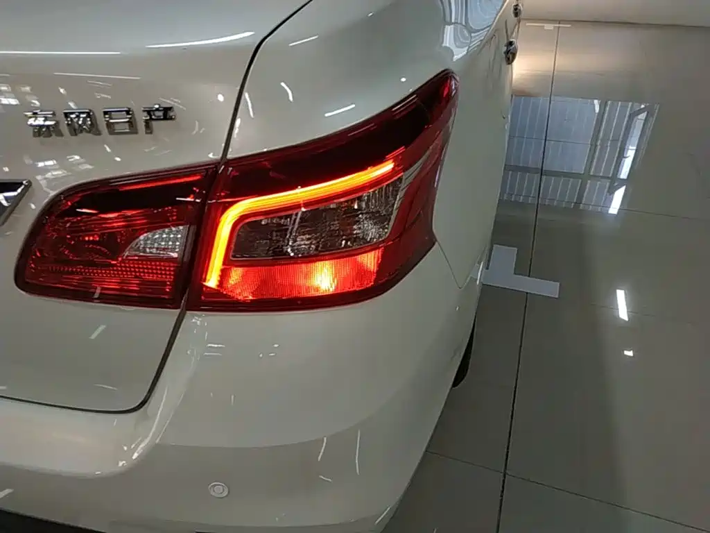 Nissan SYLPHY, миниатюра 8