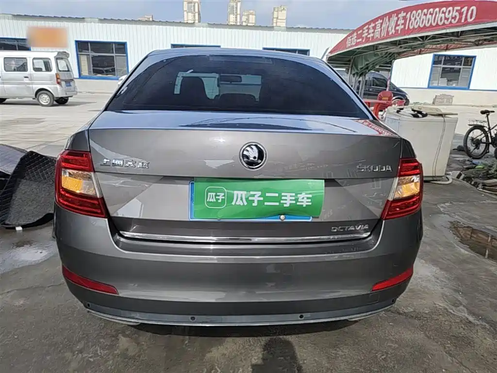 Škoda Octavia 2017 1.6L Automatic Smart Edition фото 6