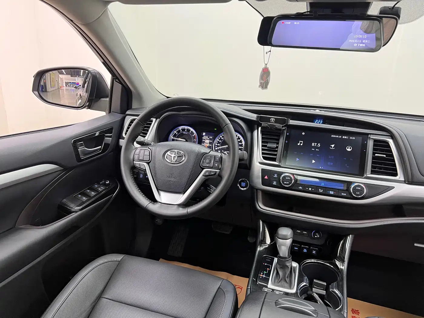 Toyota Highlander 2021 2.0T AWD Luxury 7-Seater фото 19
