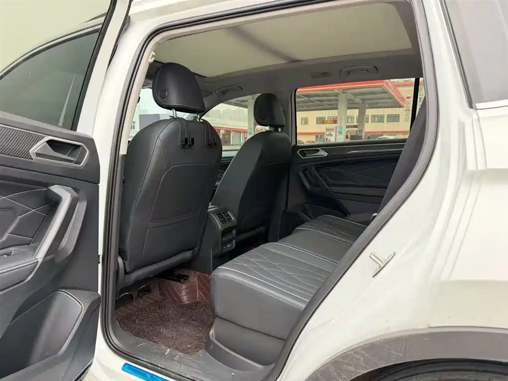 Volkswagen Tiguan L 2024 Outstanding 330TSI Auto 2WD R-Line Dragon Glory Edition фото 13