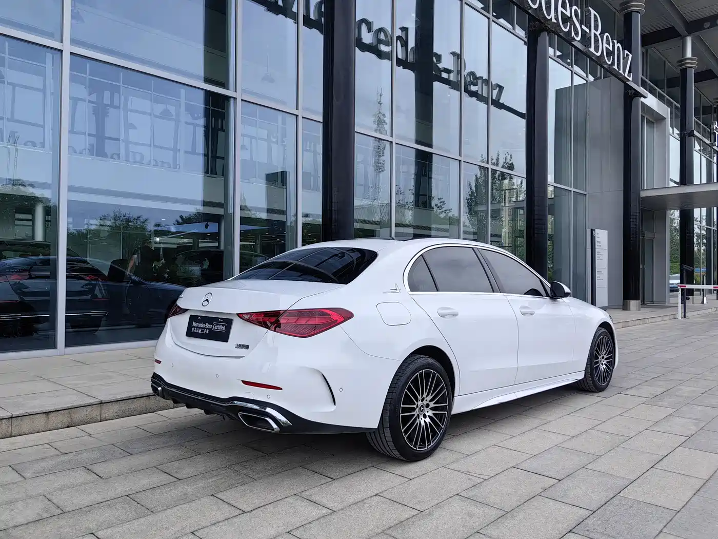 Mercedes-Benz C-Class 2023 Facelift C 260 L Sport Edition фото 4
