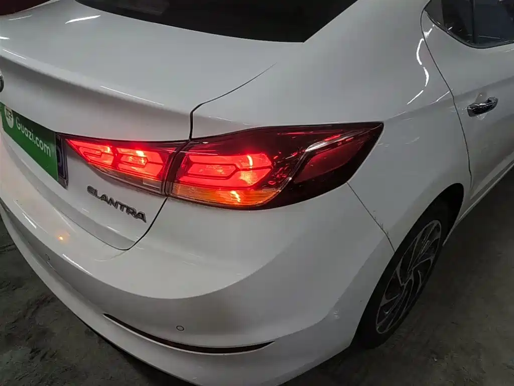 Hyundai Elantra 2020 1.5L CVT Smart Style·Elite фото 8