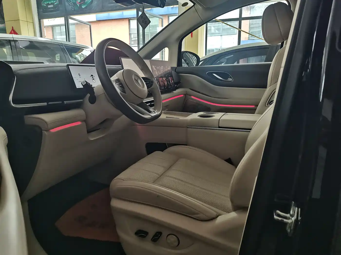 Voyah Auto Voyah Dreamer 2025 PHEV 4WD Kunpeng Premium Edition фото 12
