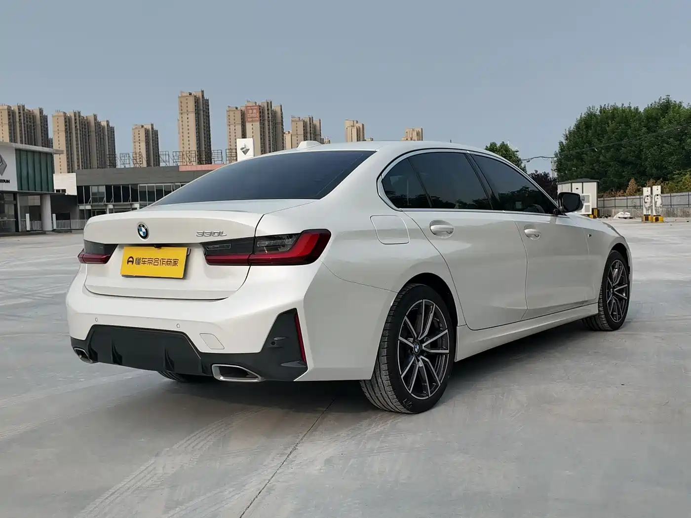 BMW 3 Series 2023 320Li M Sport Package фото 4