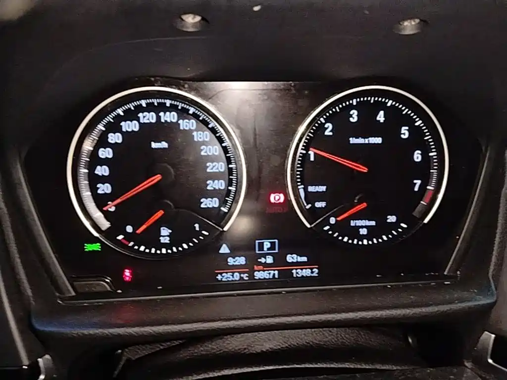 BMW 1 Series 2018 118i Sport Edition фото 12