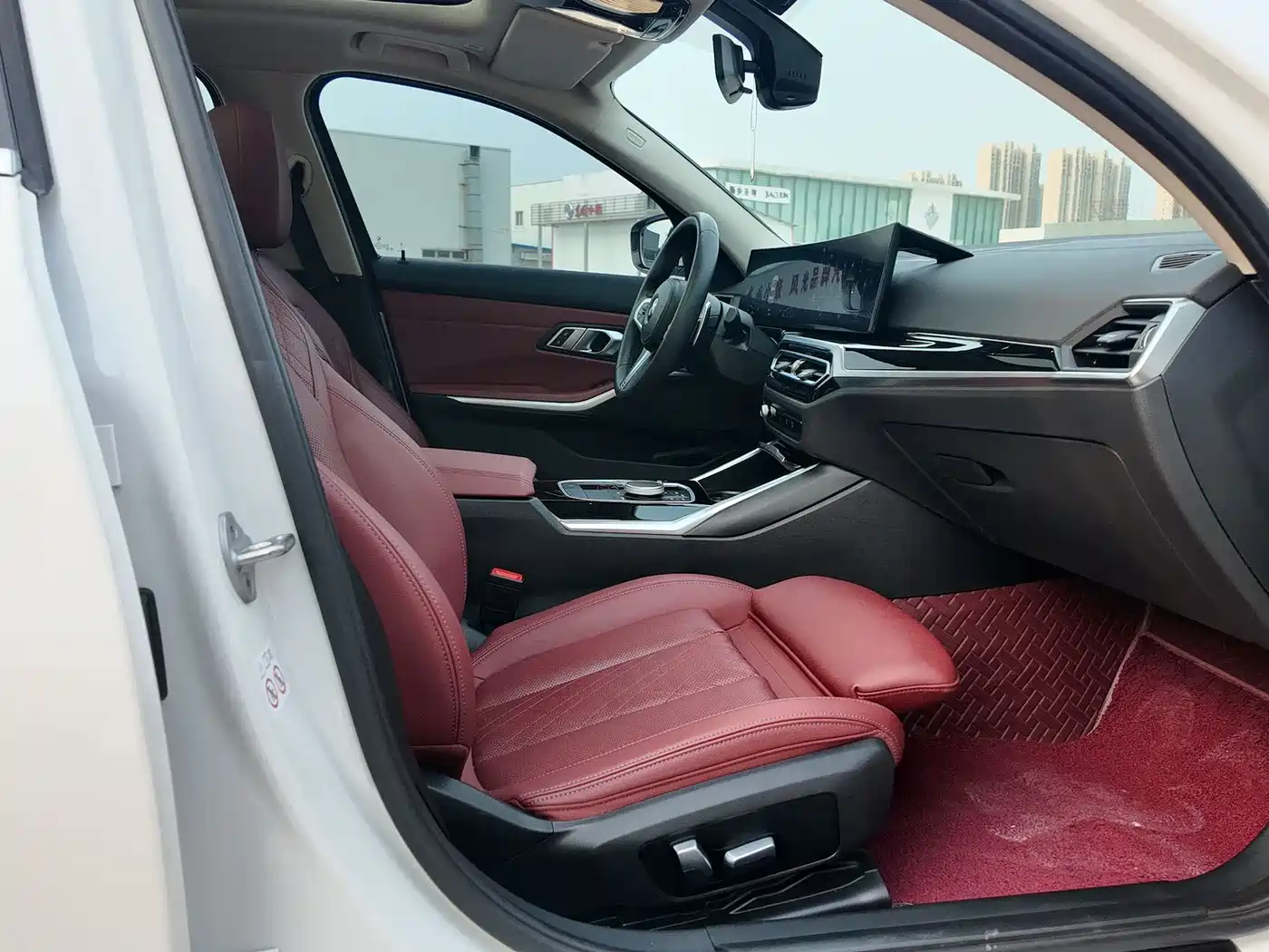 BMW 3 Series 2023 320Li M Sport Package фото 12