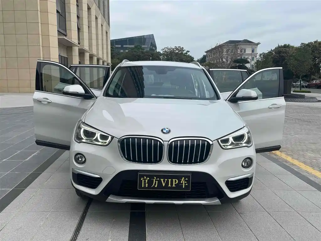BMW X1 2019 sDrive18Li Premium Model фото 9