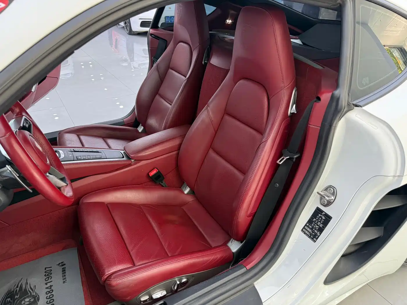 Porsche 718 2018 Cayman 2.0T фото 10