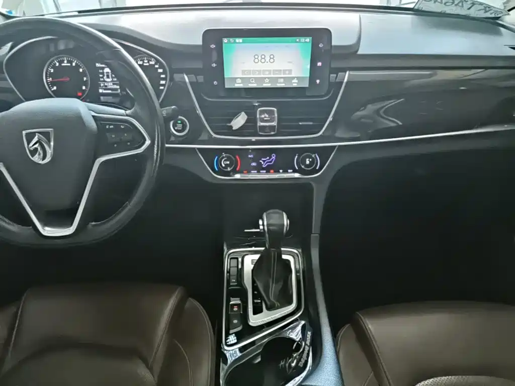 Baojun 560 2018 2017 1.5T DCT Premium Model