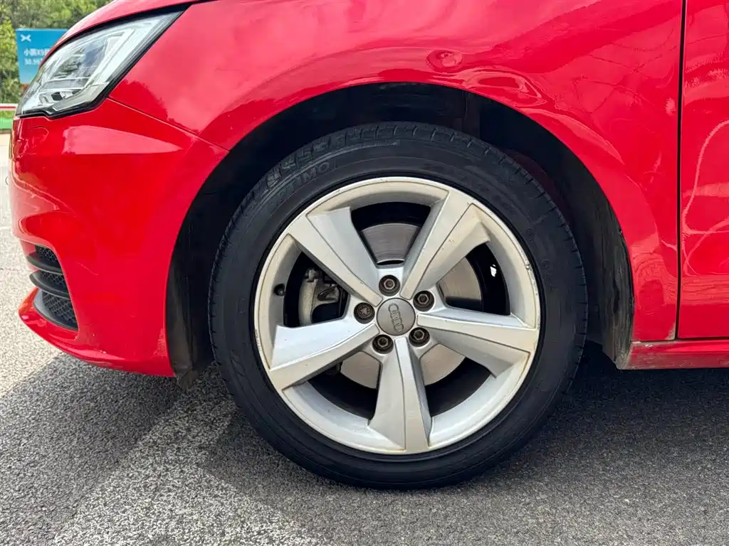 Audi A1 2017 2016 30 TFSI Sportback Design Style Edition