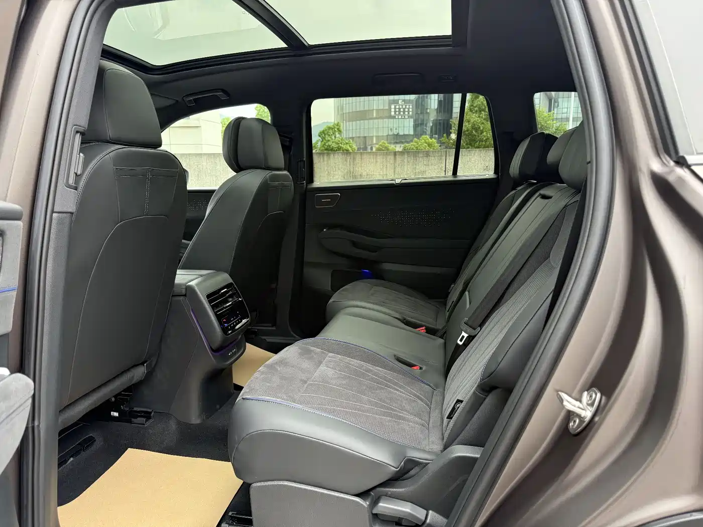 Volkswagen Teramont 2025 Teramont Pro 450TSI 4WD Summit Edition фото 8