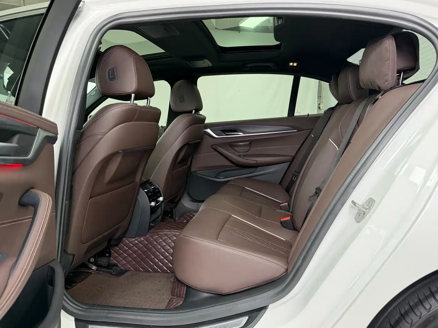 BMW 5 Series 2023 Facelift 530Li Leading M Sport Package фото 12