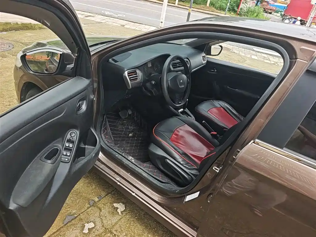 Peugeot 301 2014 1.6L Automatic Comfort Edition фото 16