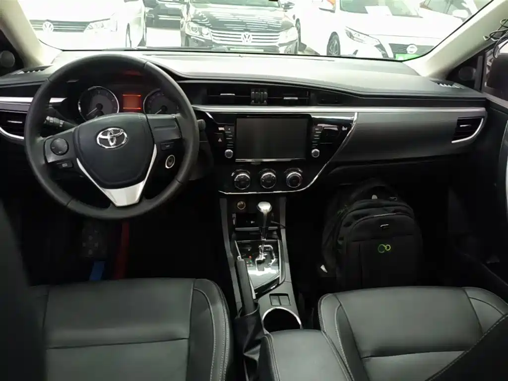Toyota Corolla 2014 1.6L CVT GL-i Leather Edition фото 10