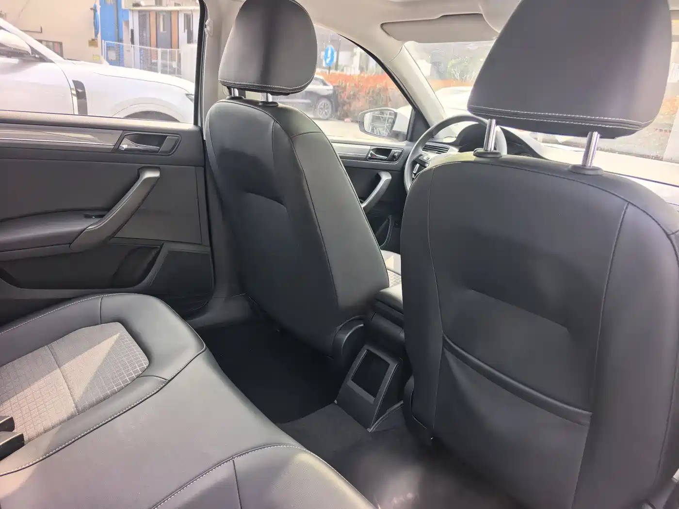 Volkswagen Santana 2016 1.6L Automatic Comfort Edition фото 18
