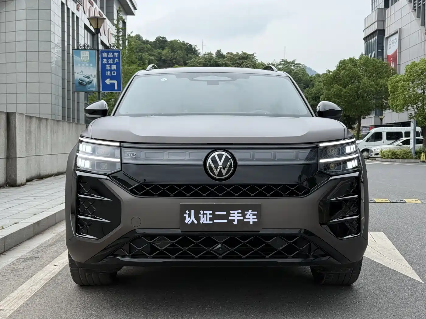 Volkswagen Teramont 2025 Teramont Pro 450TSI 4WD Summit Edition фото 2